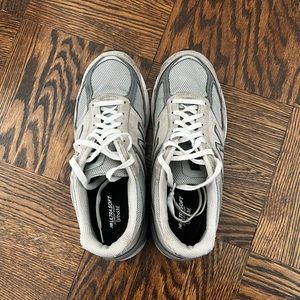 New Balance 990 V5 8 4E